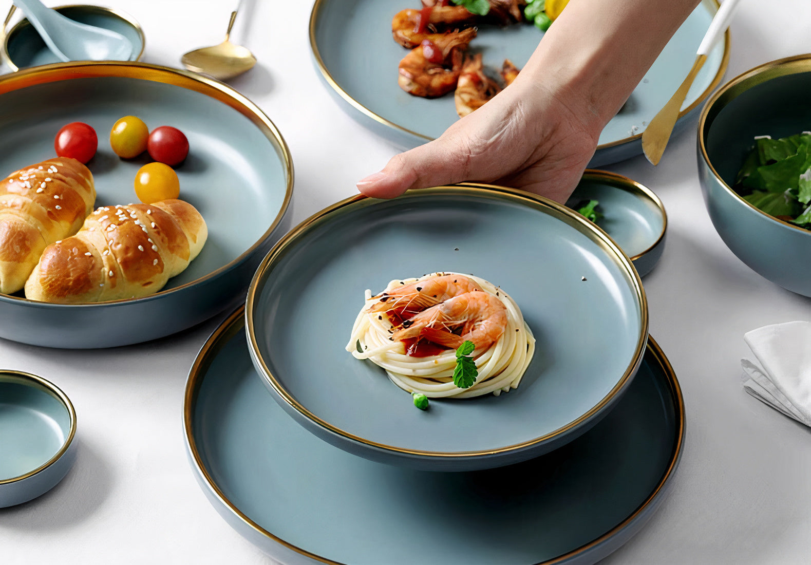 Emerald Green Gold Trim Ceramic Dinnerware – ModernSpaceLiving
